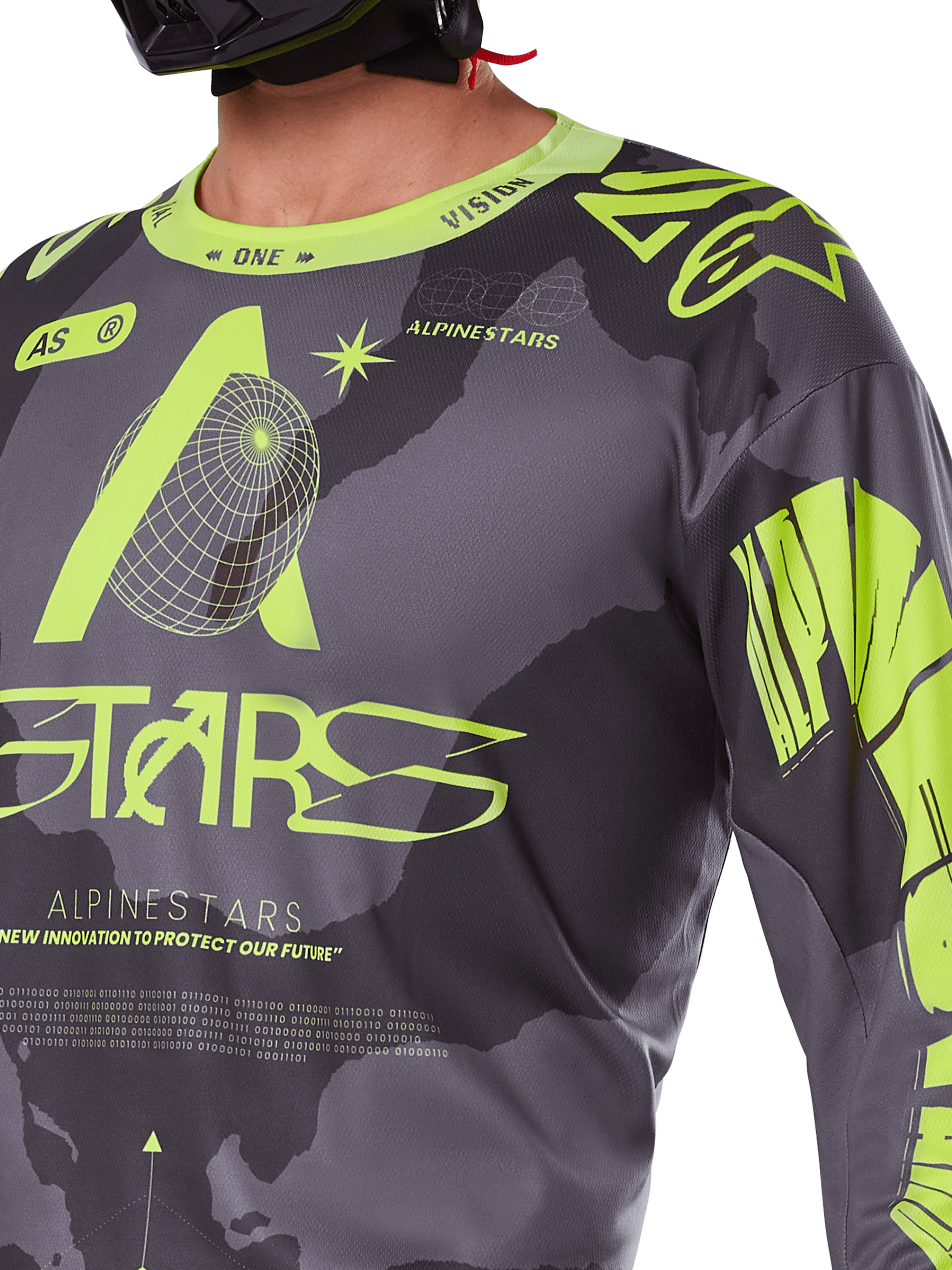 Alpinestars 2025 Racer Hollow Jersey, camisola de motocross, camuflado escuro e amarelo néon, vista de pormenor que mostra os gráficos técnicos, branding 'ASTARS' e designs de wireframe em tecido de poliéster que absorve a humidade.