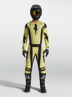 Alpinestars camisola Techstar Atrox para motocross, amarela e preta, ajuste atlético para homem com ventilação perfurada a laser.