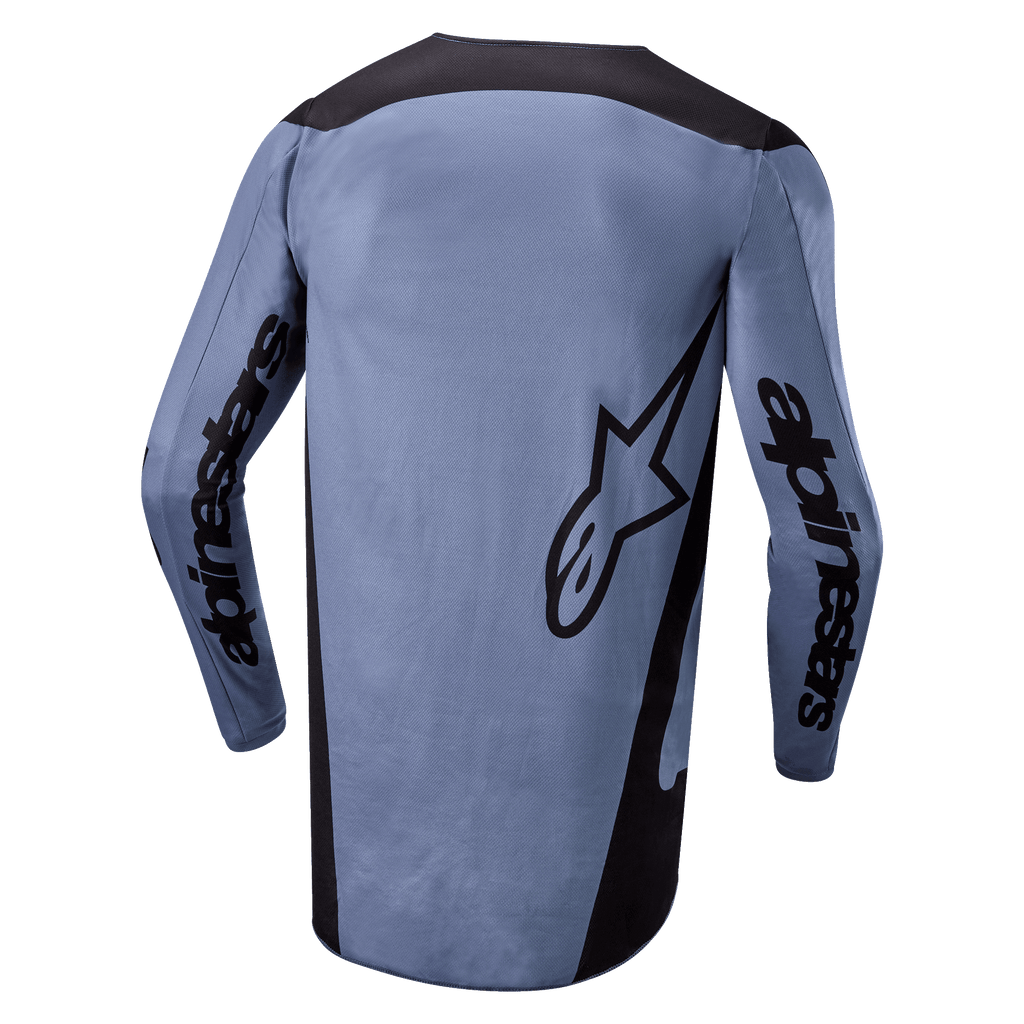 Alpinestars 2024 Fluid Lurv Jersey, camisola de motocross, azul claro e preto, vista traseira com a marca Alpinestars nas mangas e logótipo de estrela nas costas, bainha traseira alongada, tecido respirável de performance para corridas todo-o-terreno
