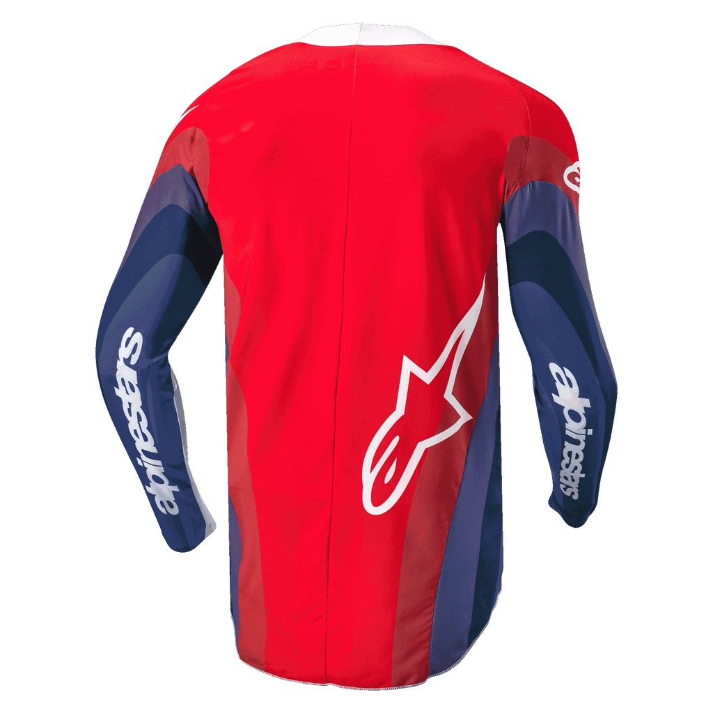 Alpinestars 2024 Techstar Pneuma Jersey, camisola de motocross, vermelha, azul e branca, vista traseira mostrando grafismos ondulados nas mangas, logótipo Alpinestars branco nos braços e logótipo Astar na parte inferior das costas, design ergonómico para condução fora de estrada