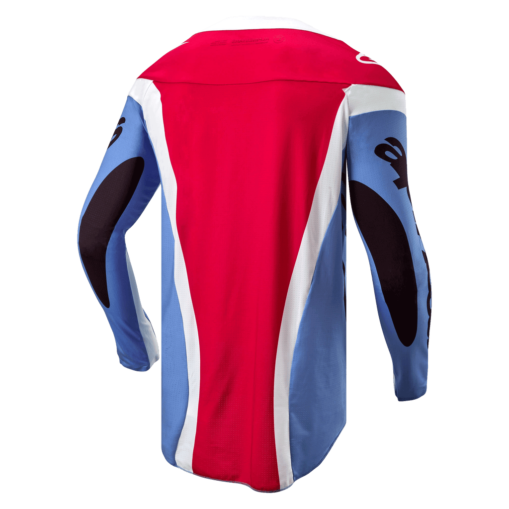 Alpinestars 2024 Techstar Ocuri Jersey, camisola de motocross, azul claro, vermelho Mars e branco, vista traseira mostrando o corte atlético, parte traseira estendida e gráficos pretos nas mangas