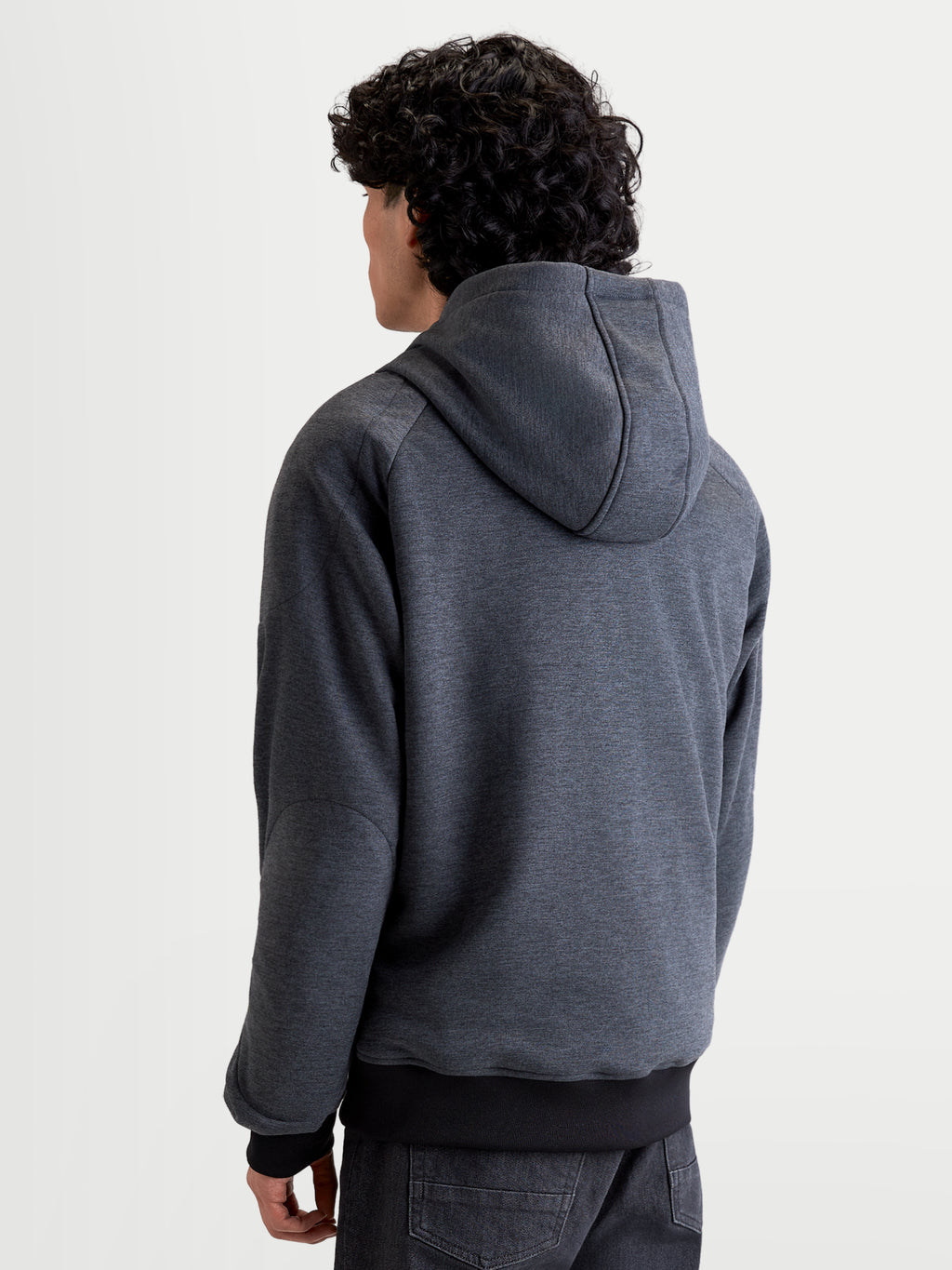 Alpinestars Ageless Hoodie, casaco de moto urbano para homem, cinzento melange, vista traseira de um modelo a vestir o blusão de proteção com capuz fixo