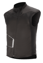 Alpinestars HT Heat Tech Vest, colete térmico de motociclismo sem mangas, preto, gola alta com fecho frontal angular assimétrico, construção em tecido técnico com logótipo Alpinestars branco, camada térmica para aventuras de inverno e mototurismo