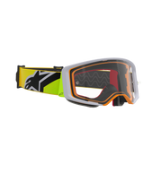 Óculos Alpinestars Supertech Corp, óculos de motocross, amarelo néon e cinzento, lente transparente com detalhes cor de laranja na armação, com fita amarelo néon e logótipo Alpinestars preto, para competições de off-road