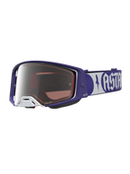 Alpinestars Óculos Supertech Atrox, óculos de motocross para corrida, azul-escuro e branco com lente prateada espelhada, alça elástica com logótipo Astars.