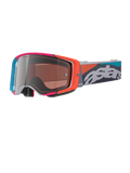 Óculos Alpinestars Supertech Stream, armação cinzenta com realces vibrantes em vermelho e azul, lente prateada Multi Mirror Silver, acolchoamento de espuma espessa, fita ajustável com a marca 'astars' em destaque a branco e padrões geométricos coloridos, proteção ocular profissional para motocross