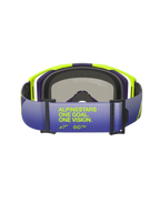 Óculos Alpinestars Vision 8 Corp, vista traseira com foco na correia em degradê roxo e azul, com o texto 'ALPINESTARS ONE GOAL. ONE VISION.' em amarelo fluorescente, armação A-FLEX em amarelo vibrante e roxo com espuma facial preta, óculos de motocross profissionais.