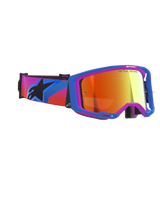 Óculos Alpinestars Vision 8 Corp, óculos de motocross, armação azul UCLA e roxo com lente vermelha espelhada, cinta com gradiente colorido e logótipo Alpinestars em preto, óculos de performance de elite para todo-o-terreno