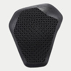 Alpinestars Nucleon Flex Plus Shoulder Protector, preto, proteção interior para motociclismo com estrutura celular perfurada para ventilação e design ergonómico de baixo perfil