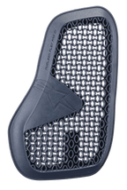 Protetor Alpinestars Nucleon Flex Pro Ci, protetor de peito para motociclismo, Antracite, almofada protetora cinzento escuro com padrão de malha em favo de mel, design ergonómico curvo com logótipo de estrela em relevo, microestrutura altamente ventilada