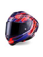 Capacete Alpinestars Supertech R10 Limited Edition Flyte, capacete integral de corrida, roxo e azul escuro com gráficos vibrantes de chamas laranja, com viseira escura e calota aerodinâmica, equipamento de alto desempenho para desporto motorizado