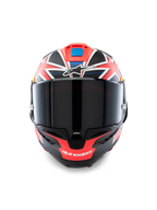 Capacete Alpinestars Supertech R10 Miller Limited Edition, vista frontal, capacete integral de motociclismo de competição com grafismo Carbon Red Matt e detalhes em branco e azul, viseira fumada escura, design de assinatura de Jack Miller, construção aerodinâmica da carcaça em carbono