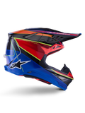 Capacete Alpinestars Supertech M10 Era, capacete de motocross, azul, vermelho e amarelo fluo brilhante, vista de perfil lateral mostrando a calota em carbono multi-compósito, logótipo Alpinestars branco, design aerodinâmico com múltiplas aberturas de ventilação para corridas off-road