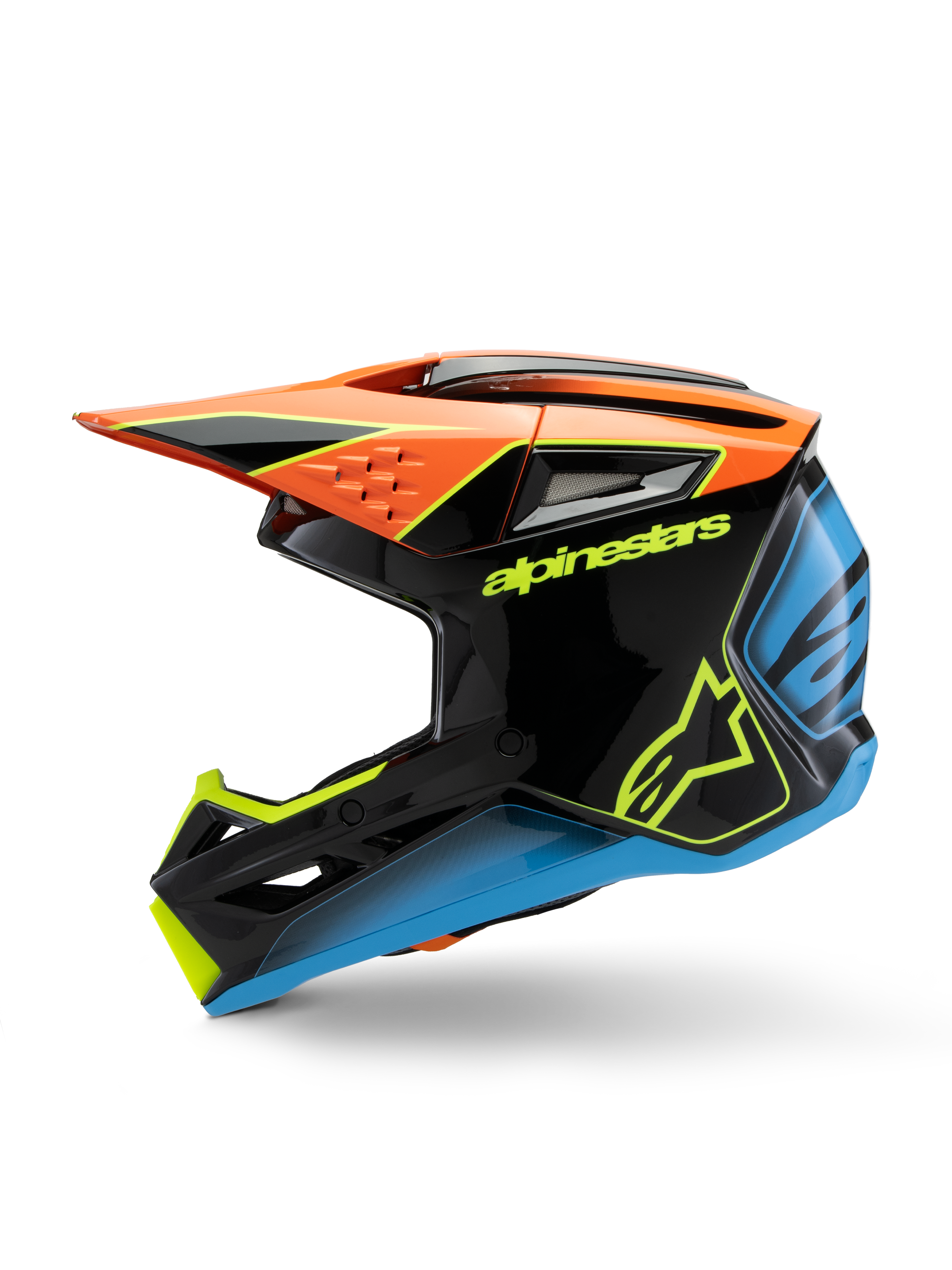 Capacete Alpinestars S-M3 Youth Fray, capacete de motocross, preto com detalhes em laranja, amarelo e azul, vista de perfil lateral, com logótipos Alpinestars em destaque, design agressivo com uma viseira grande e aberturas de ventilação, equipamento de proteção de alto brilho para jovens pilotos de todo-o-terreno