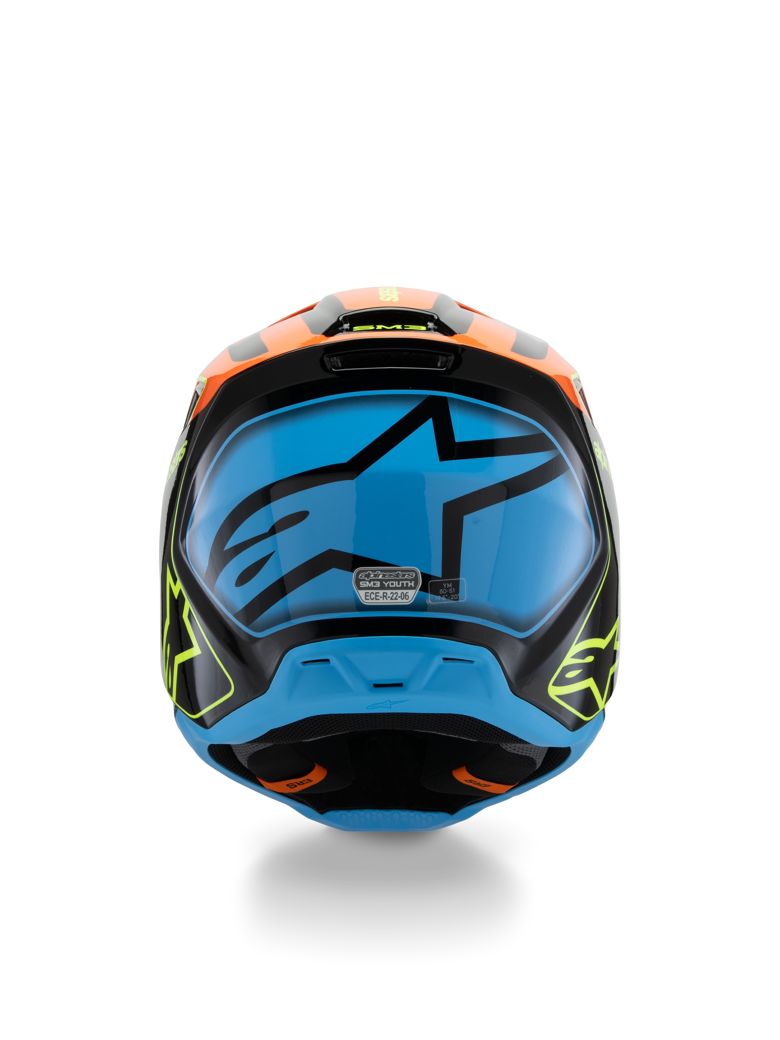 Capacete Alpinestars S-M3 Youth Fray, capacete de motocross, preto com detalhes em laranja e amarelo néon e um grande grafismo azul na parte traseira, vista traseira mostrando aberturas de ventilação e etiqueta de certificação ECE 22.06, concebido para performance off-road juvenil