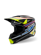 Alpinestars S-M3 Youth Wurx Helmet ECE 22.06, capacete de motocross, preto brilhante com gráficos de competição em amarelo fluorescente, azul e vermelho e laranja, vista de três quartos destacando o casco aerodinâmico com múltiplas entradas e saídas de ar, equipamento de proteção off-road para jovens pilotos