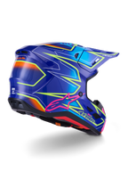 Capacete Alpinestars S-M7 Cast, capacete de motocross, azul, cor-de-rosa e amarelo néon brilhante, vista de três quartos traseira exibindo o casco aerodinâmico com gráficos angulares marcantes, logótipo Astar cor-de-rosa e aberturas de ventilação integradas para corridas off-road