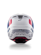 Alpinestars Honda S-M5 Helmet ECE, capacete de motocross, branco, azul e vermelho brilhante, vista traseira com logótipos Honda e Alpinestars, calota aerodinâmica com saídas de ventilação integradas e etiqueta de certificação ECE