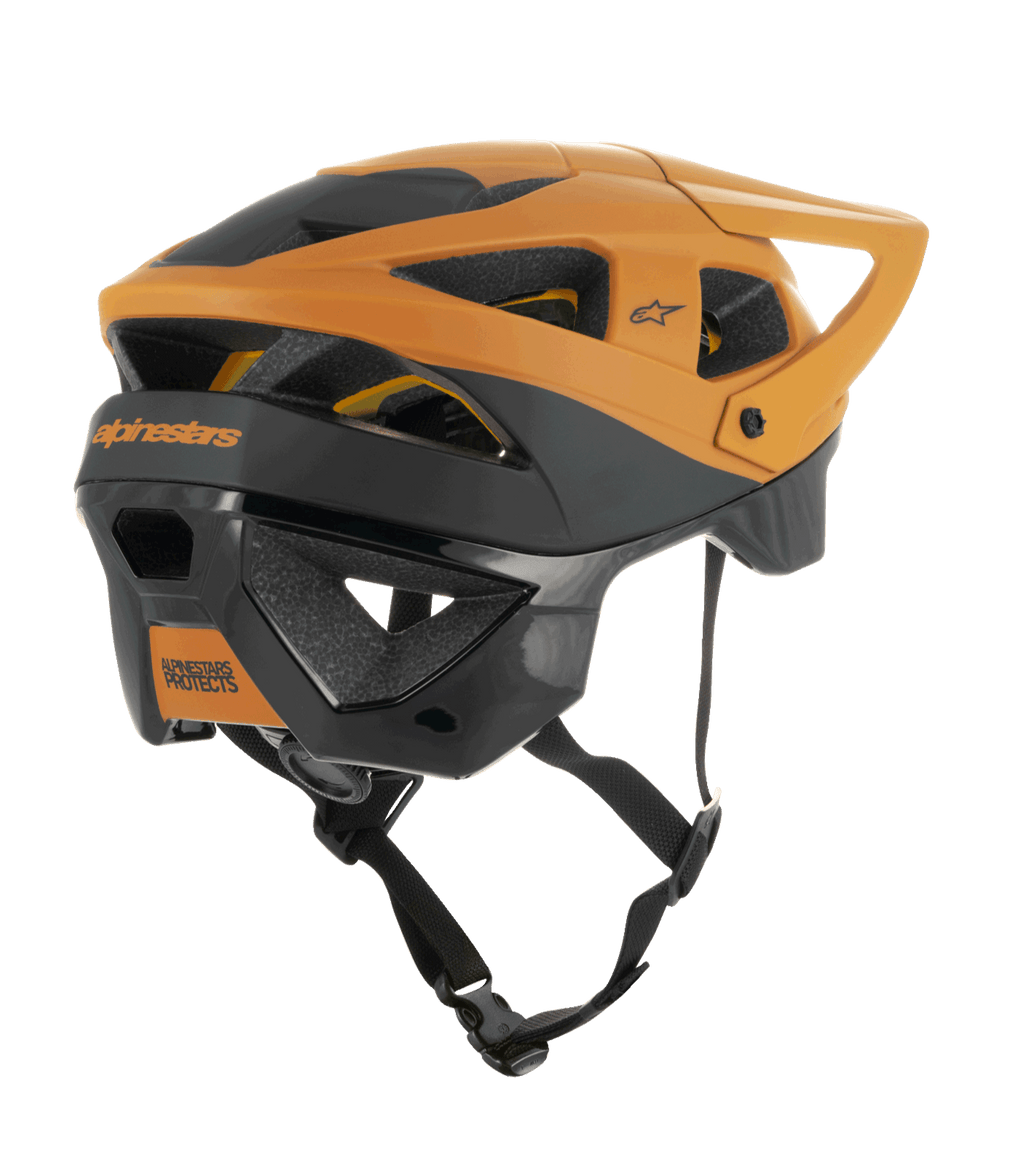 Capacete Alpinestars Vector Tech Zeal, capacete de BTT, preto e dourado escuro, vista lateral traseira com múltiplas aberturas de ventilação, viseira ajustável e correia de queixo preta segura, equipamento de proteção para BTT com marca Alpinestars