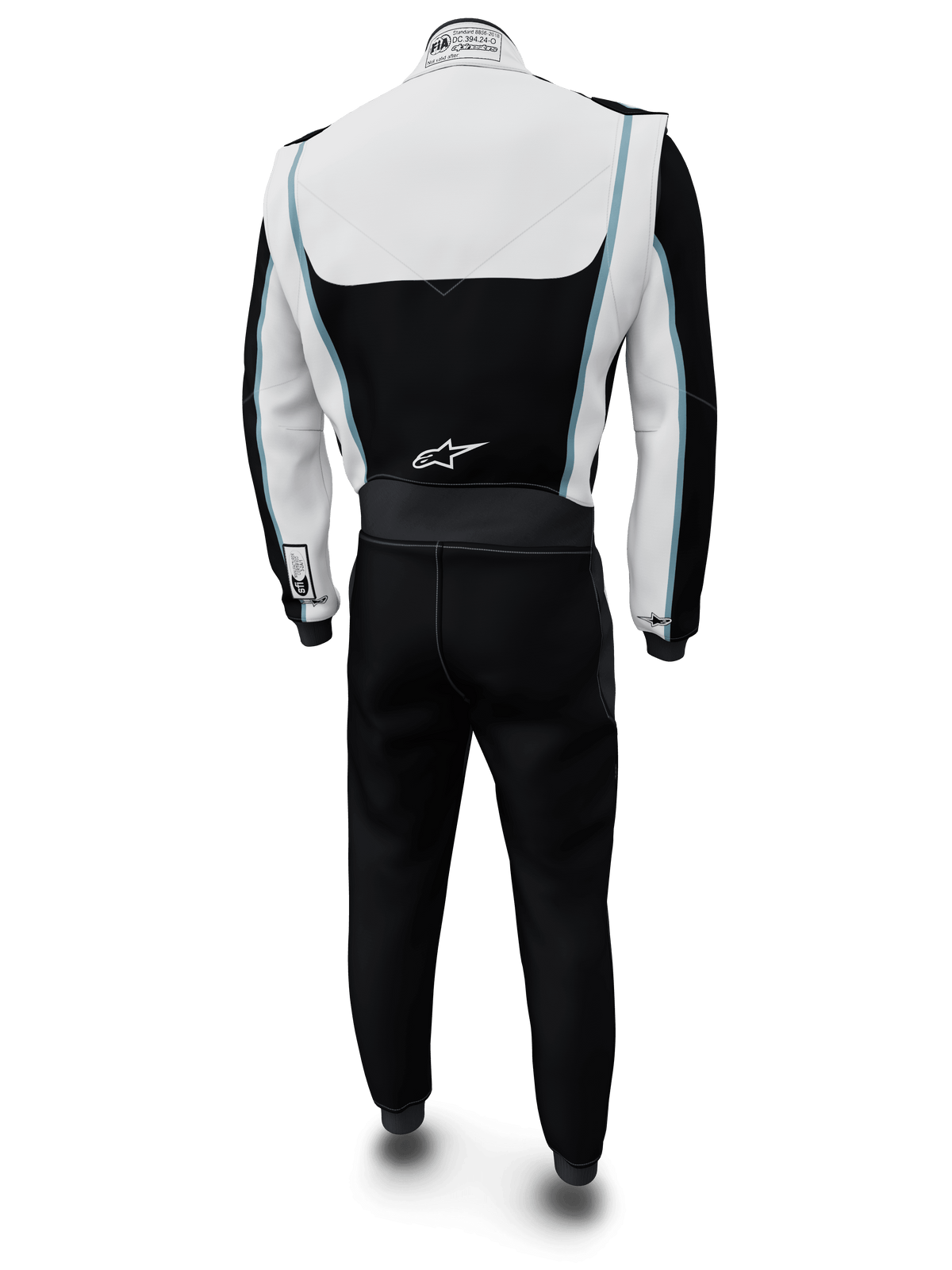 Fato Tech Vision V3 Custom da Alpinestars, fato de automobilismo, branco e preto com pormenores em azul claro, vista traseira, com o logótipo Alpinestars na zona lombar e etiqueta de certificação FIA na gola, vestuário de corrida profissional ignífugo com construção em Nomex