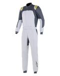 Fato Alpinestars GP Pro Comp, fato de automobilismo profissional, Prata, Azul, Asfalto e Lima, corpo em prateado claro com painéis cinzento escuro nos ombros e pormenores em verde lima, cintura com cinto e punhos canelados, construção de três camadas certificada pela FIA para performance em pista