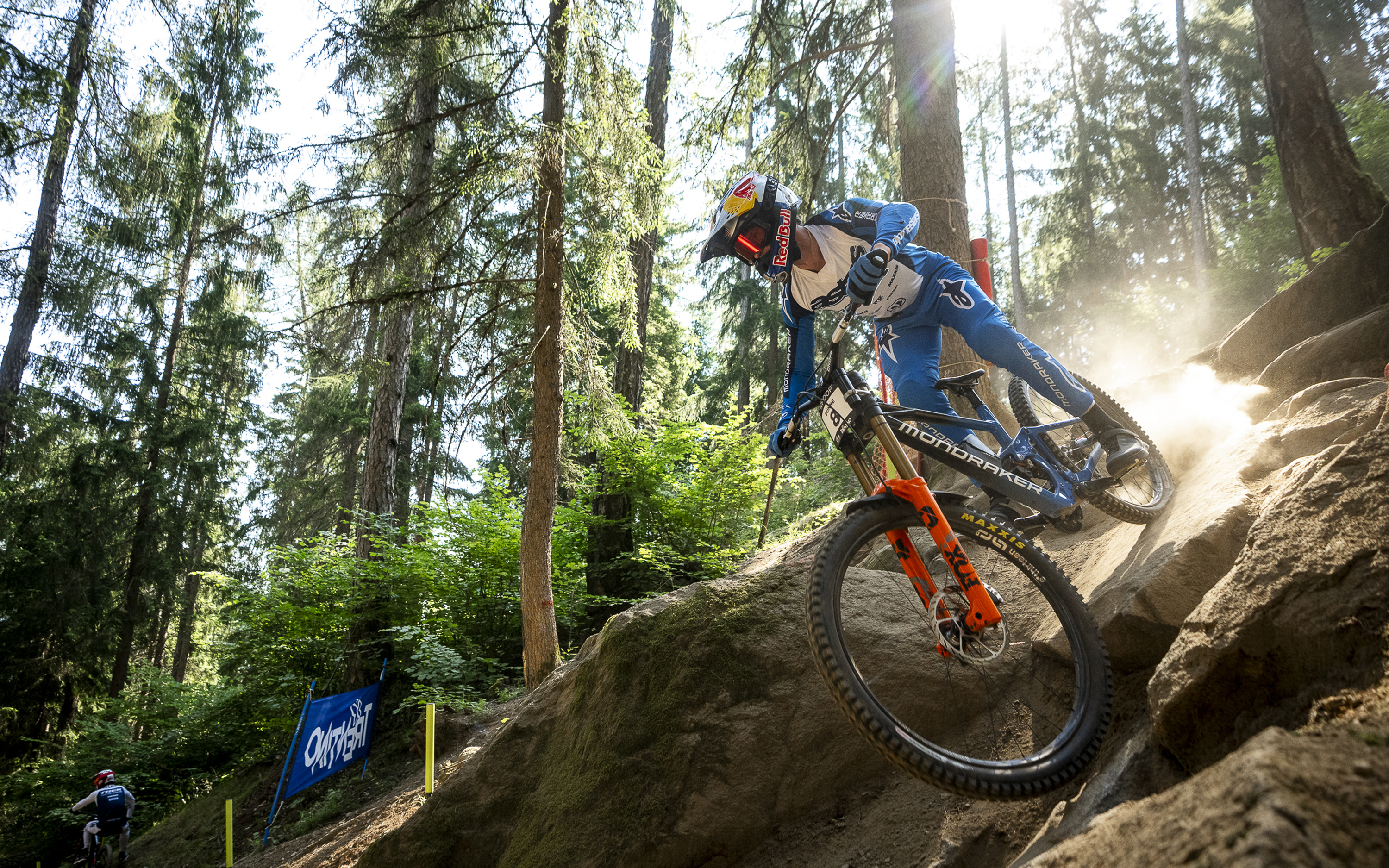 Ronan Dunne racing downhill wearing Alpinestars MTB clothing and protections