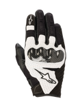 Luvas Alpinestars SMX-1 Air V2, luvas de motociclismo desportivas, pretas e brancas, com painéis de malha para respirabilidade, proteção rígida nos nós dos dedos em estilo fibra de carbono, detalhes em pele perfurada e logótipo Alpinestars