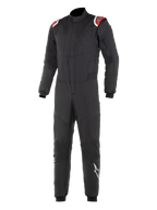 Alpinestars Hypertech Suit, fato de corrida profissional, preto com detalhes vermelhos e brancos nos ombros, construção acolchoada de duas camadas, gola alta, design ajustado com punhos e tornozelos canelados, proteção para desportos motorizados com certificação FIA