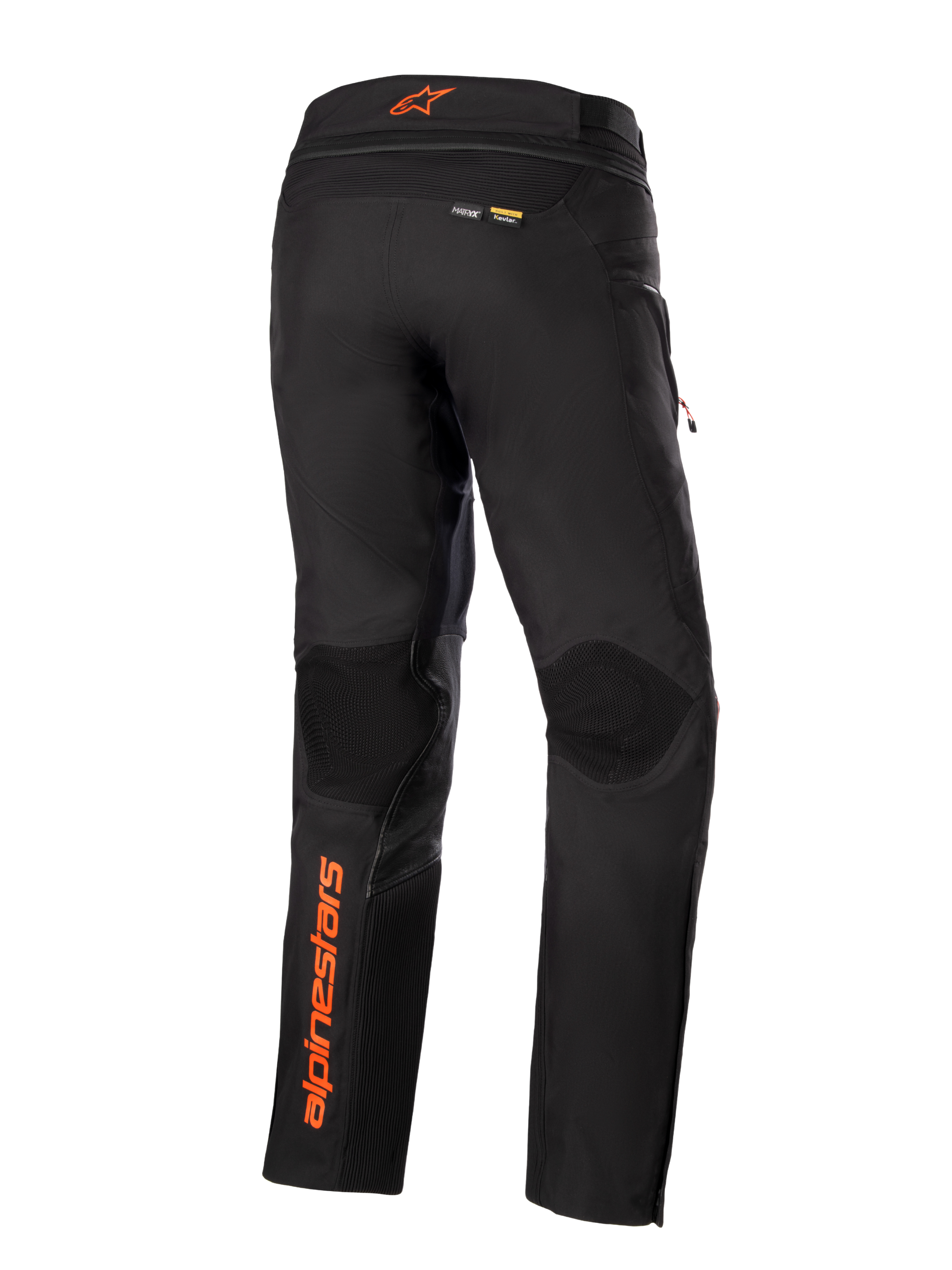 Calças Alpinestars AMT-10R Drystar® XF, pretas com detalhes em cor de laranja, vista traseira mostrando o logótipo vertical Alpinestars em cor de laranja na perna esquerda, painéis texturizados nos joelhos e logótipos Kevlar e Matryx, calças técnicas de motociclismo adventure touring