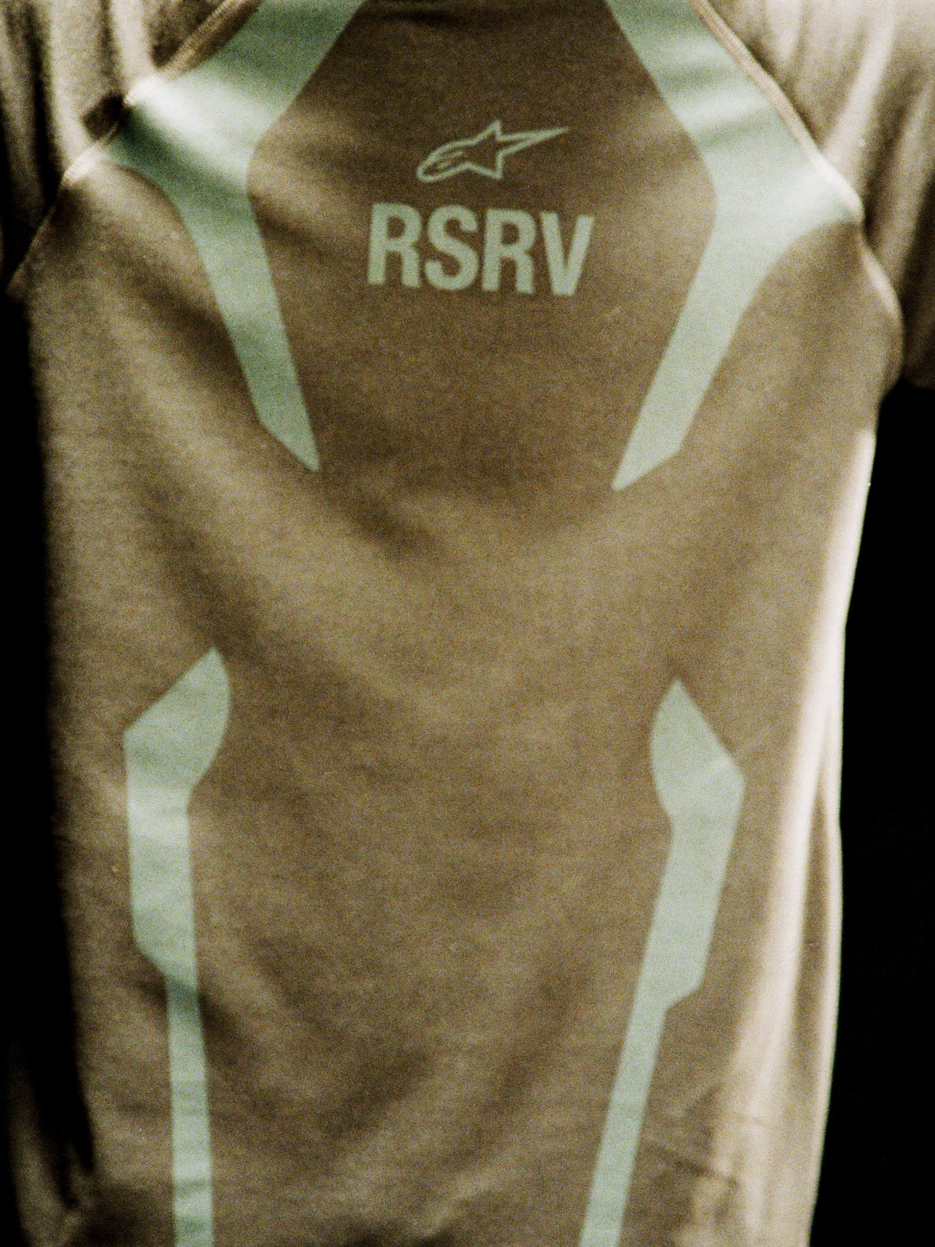 RSRV BASE TEE - Manga Comprida