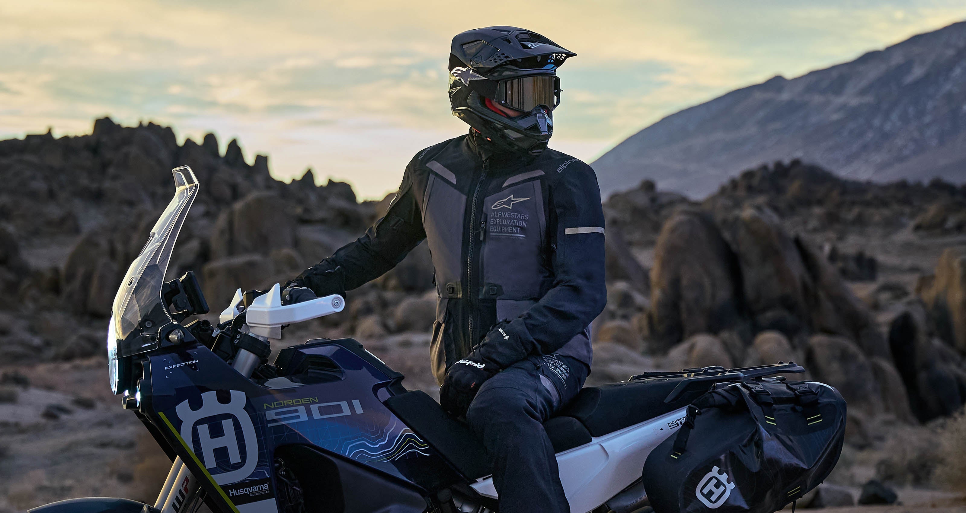ST-7 2L GORE-TEX Jacket - Motorcycle Textile Jacket | Alpinestars®